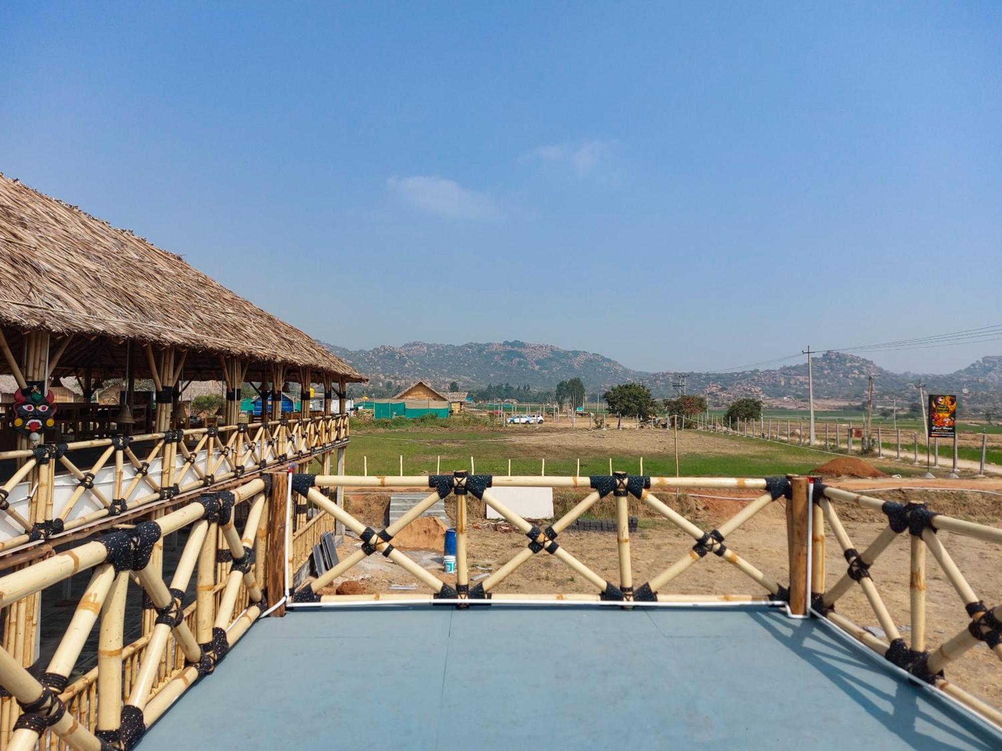 Mowgli'S Cafe Hampi & Guest House Екстериор снимка