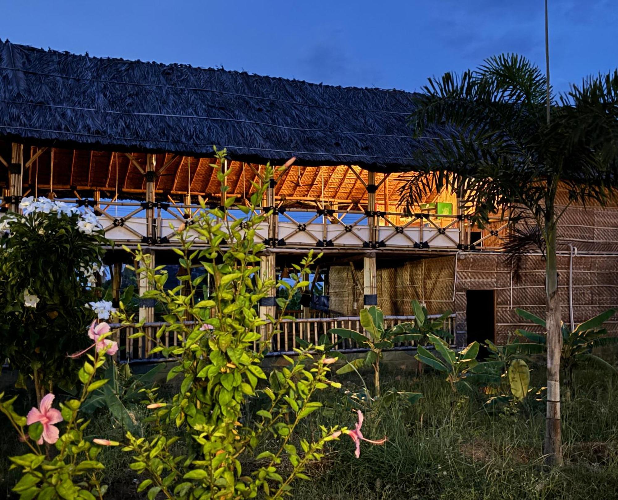 Mowgli'S Cafe Hampi & Guest House Екстериор снимка